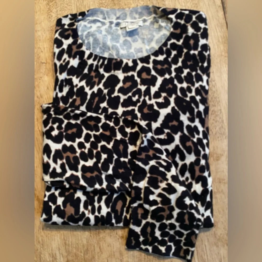 J Crew‎ Women’s Size Medium 100% Cotton Leopard Teddie Sweater